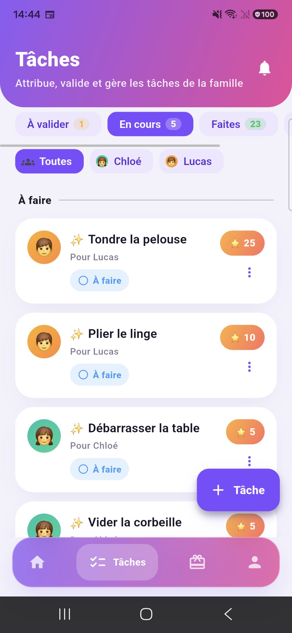 Zenz family : liste des tâches avec les onglets À valider, En cours et Faites, plus des filtres par enfant.
