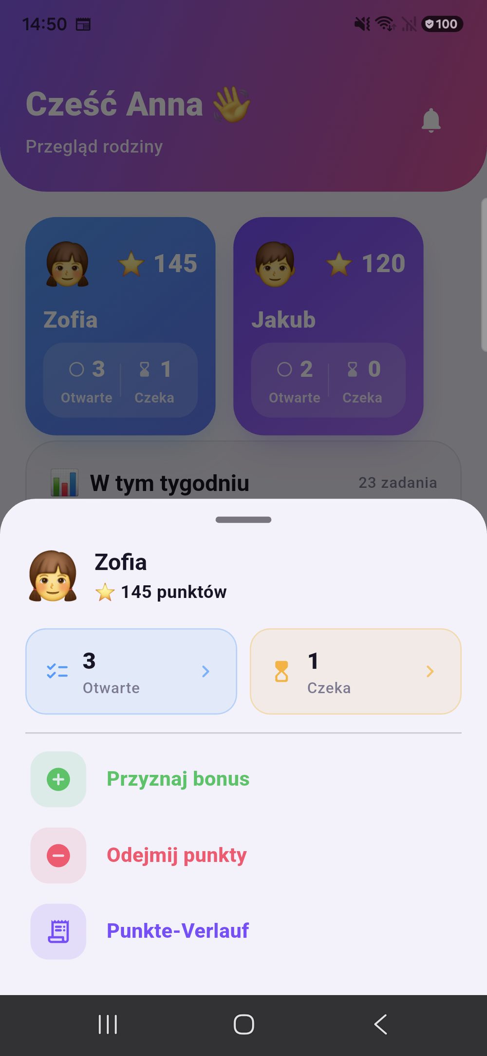 Zenz family: w przeglądzie rodzinnym dotknięto kafelka dziecka — arkusz pokazuje punkty, zadania otwarte i oczekujące oraz przyciski „Przyznaj bonus” i „Odejmij punkty”.